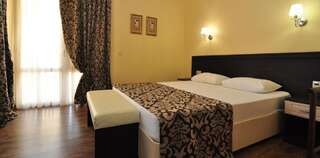 Гостиница Palmira Palace Витязево Улучшенный двухместный номер с 1 кроватью или 2 отдельными кроватями-5